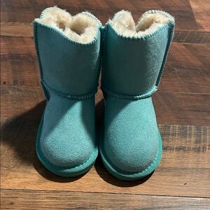 Cozy Teal Suede Boots with Fur Lining